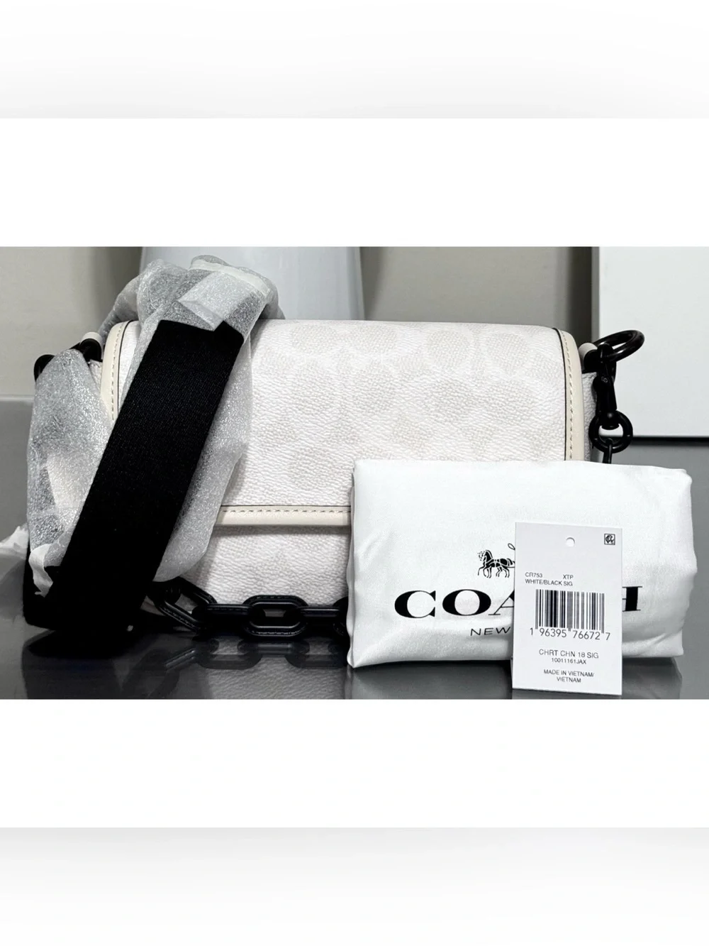 COACH Charter Flap Crossbody 18 Signature Canvas, WHITE/BLACK SIG